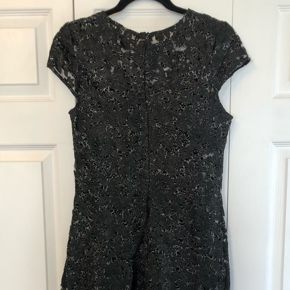 Marina Black Silver Lace Shift Cap Sleeve Dress Size 10 - Picture 4 of 4